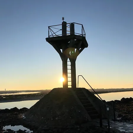 Maison Mitoyenne Confortable, Proche Et Foret - Fr-1-823-35 *