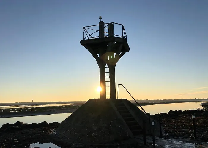 Maison Mitoyenne Confortable, Proche Et Foret - Fr-1-823-35 *