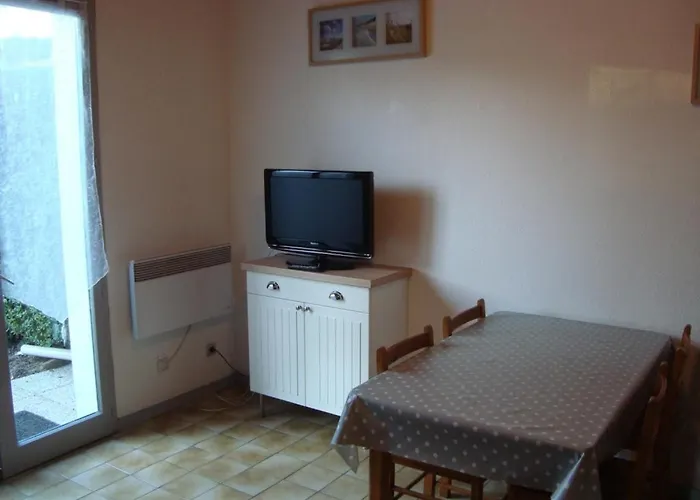 Maison Mitoyenne Confortable, Proche Et Foret - Fr-1-823-35 バルバトル